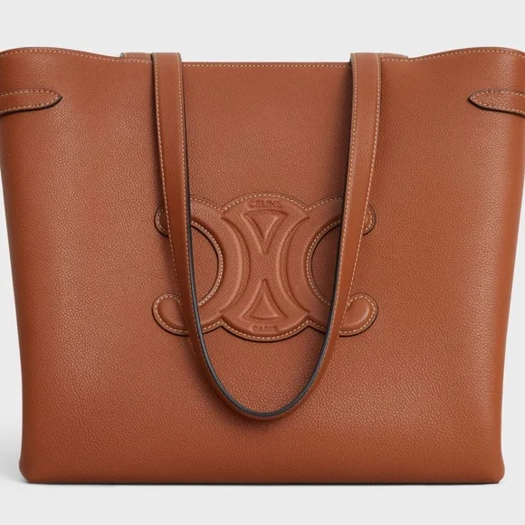 MEDIUM CABAS ANAÏS CUIR TRIOMPHE IN GRAINED CALFSKIN
Like new - Picture 3 of 16